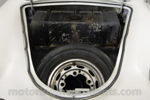 1961-Porsche-trunk-details-5