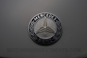 Mercedes 560SL hood badge