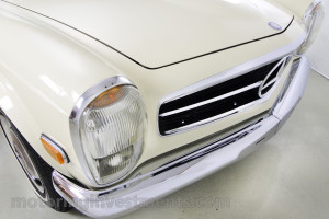 1971-Mercedes-280SL-Details-28