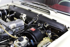 1971-Mercedes-280SL-Engine-Bay-9